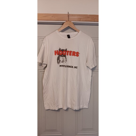 Hooters Myrtle Beach (Hooters Makes Me Happy On Back) Tshirt White Size Large - Picture 1 of 4